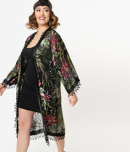 Load image into Gallery viewer, 1920s Style Tropical Floral Silk Beaded Kimono